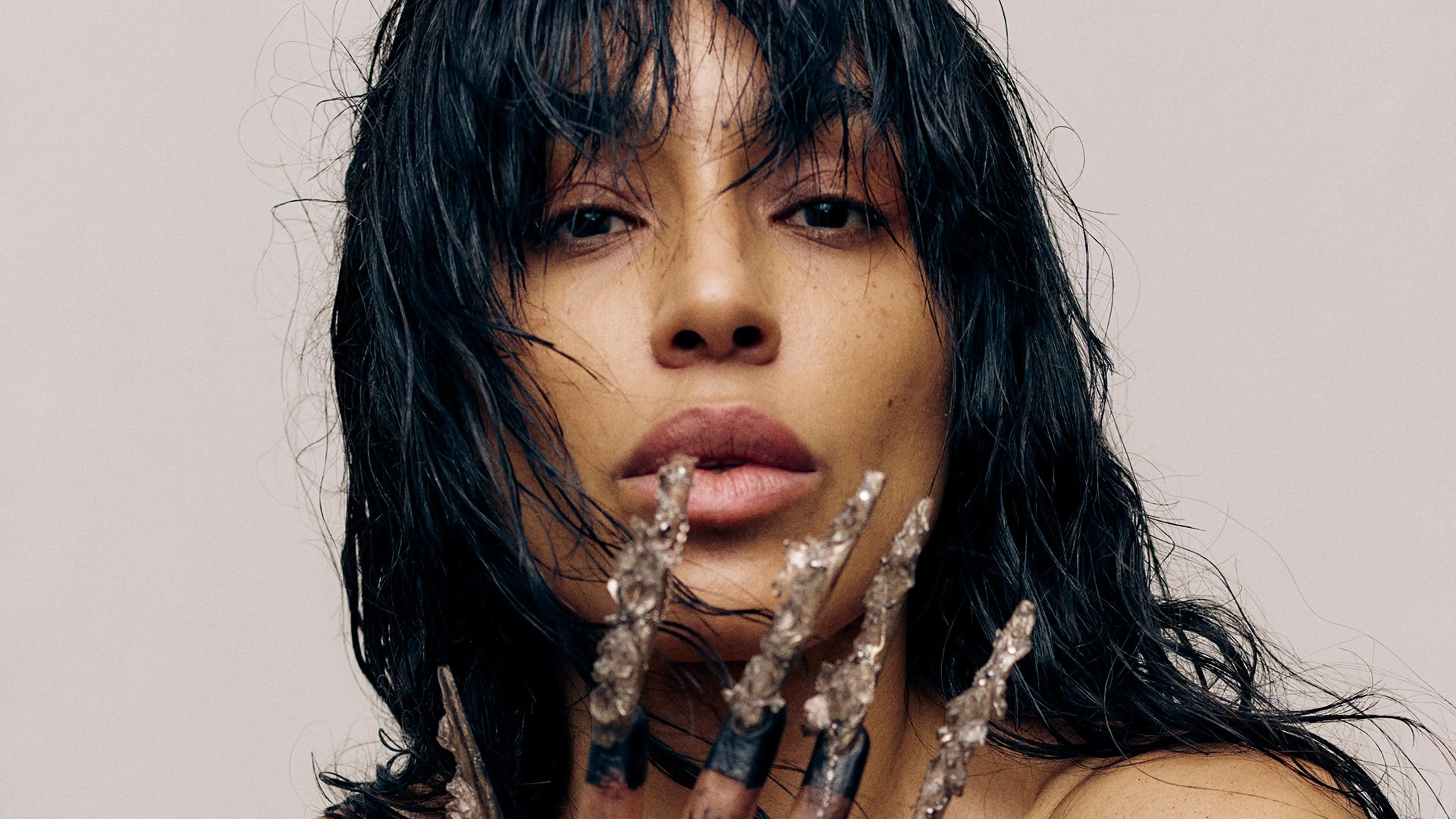 Check out Loreen's new single 'Warning Signs' 🔥