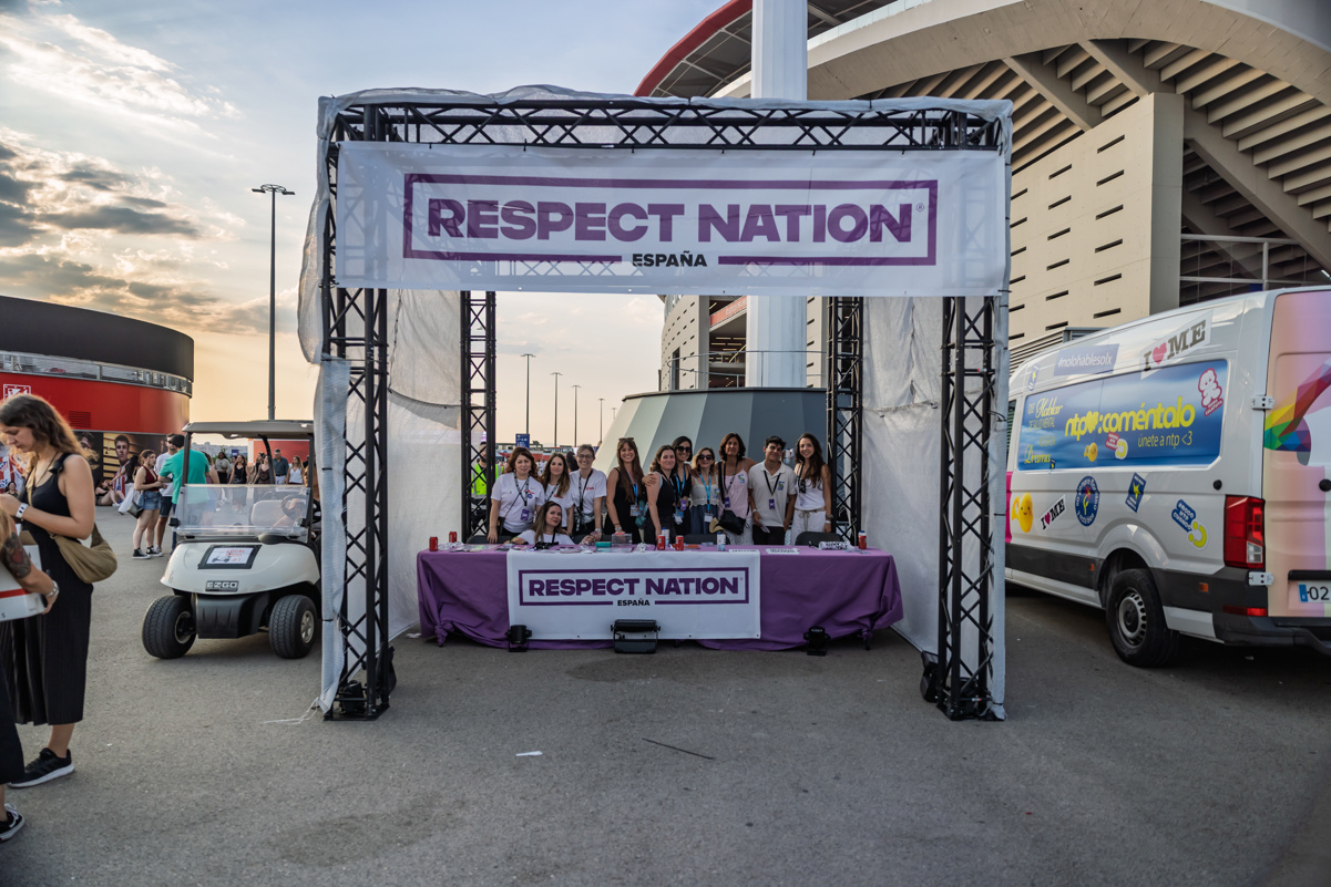 Stand de Respect Nation en el concierto de Imagine Dragons en Madrid