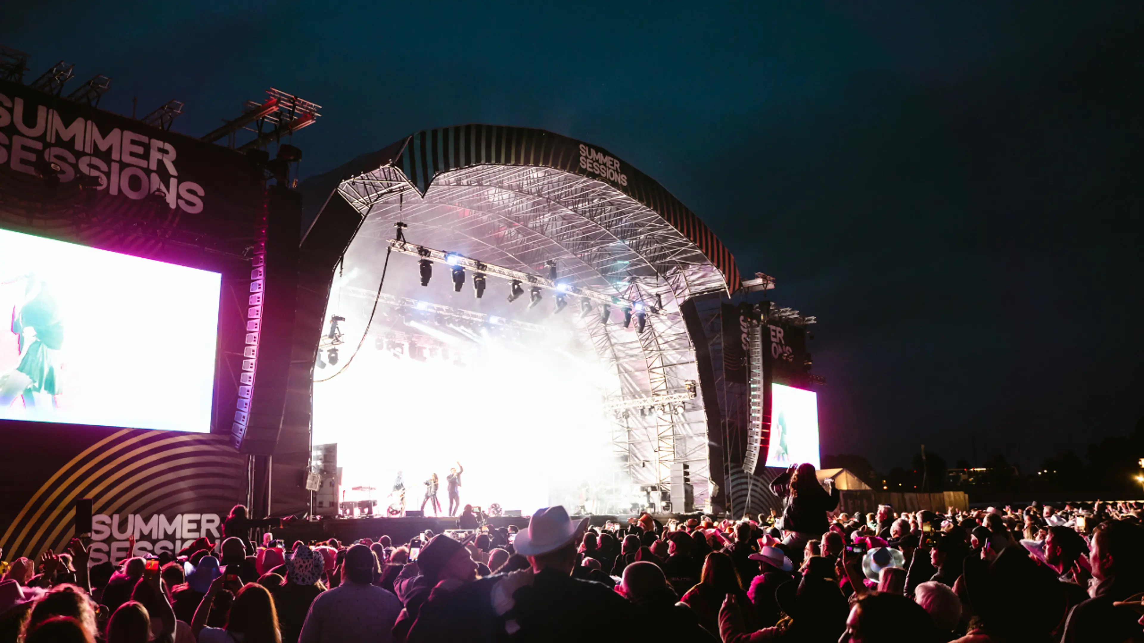 Stirling Summer Sessions - Crowd and Stage