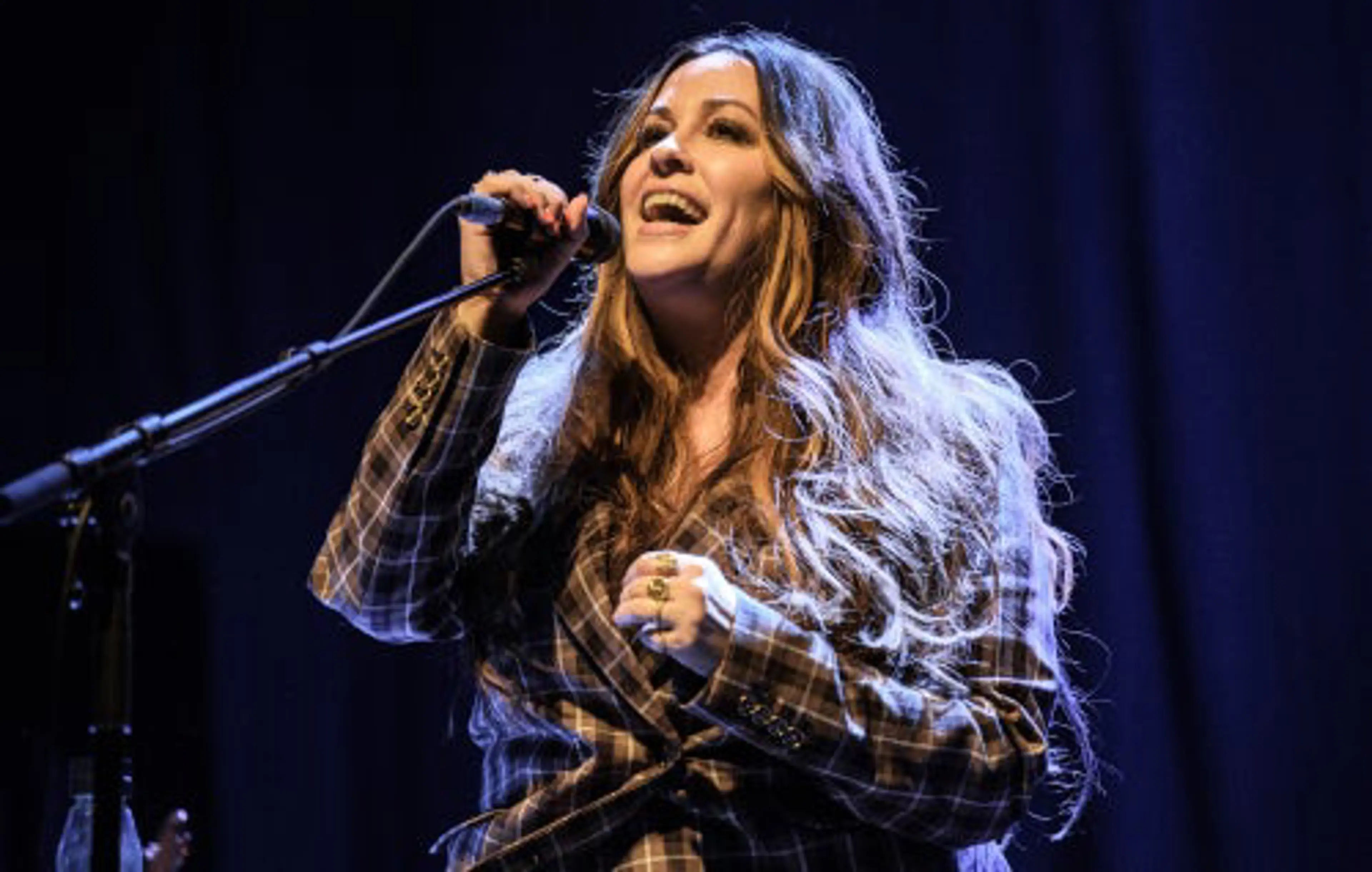 Alanis Morissette Releases Tribute Song ‘Rest’